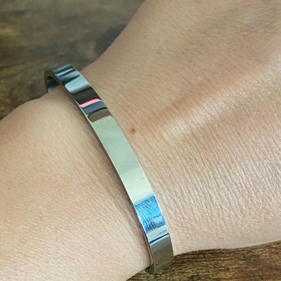 Cuff bracelet/ with arrow and inscription - Picture 4 of 7